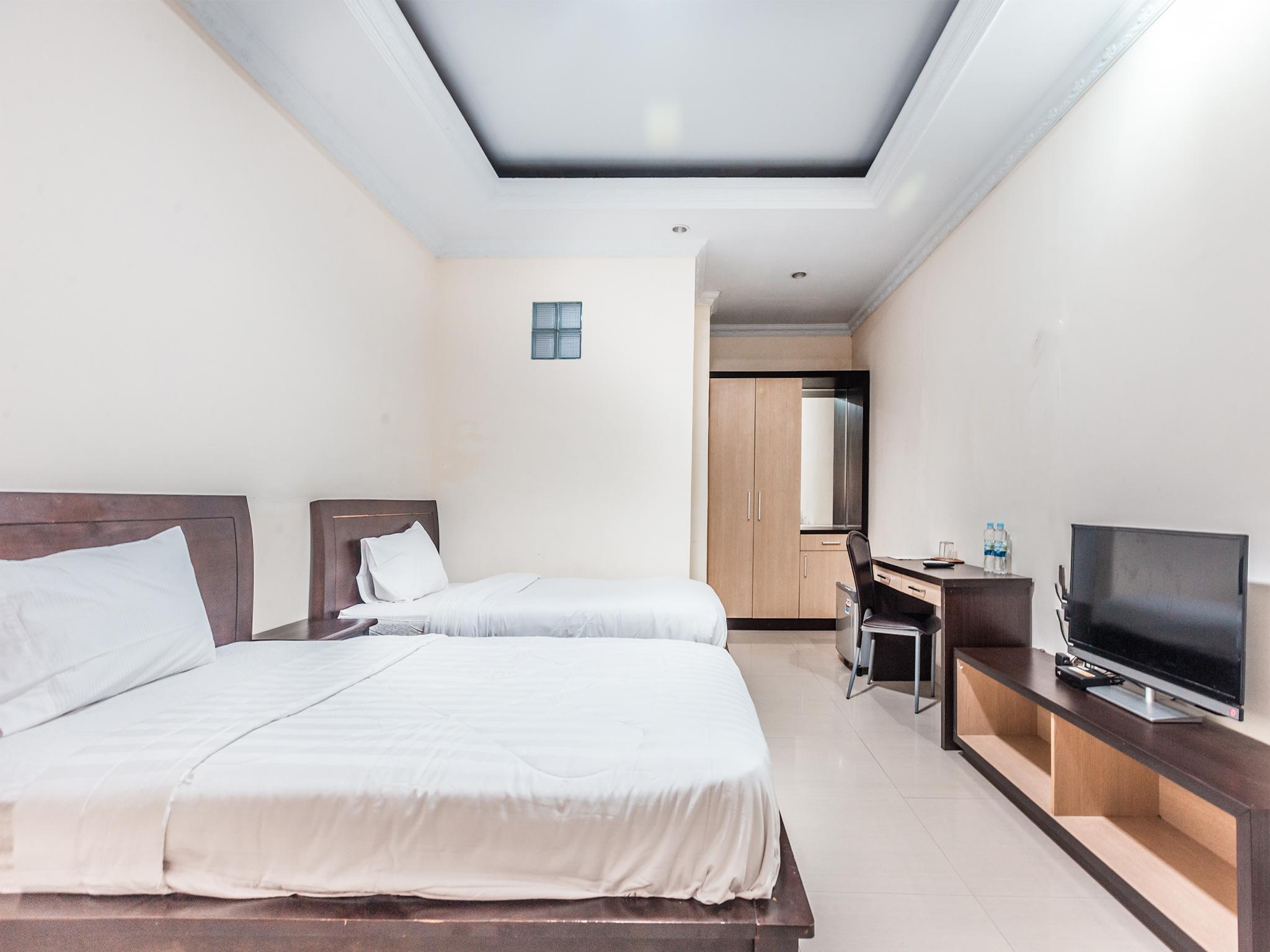 Oyo 1667 Wisma Lux Barkah Jakarta Exterior foto