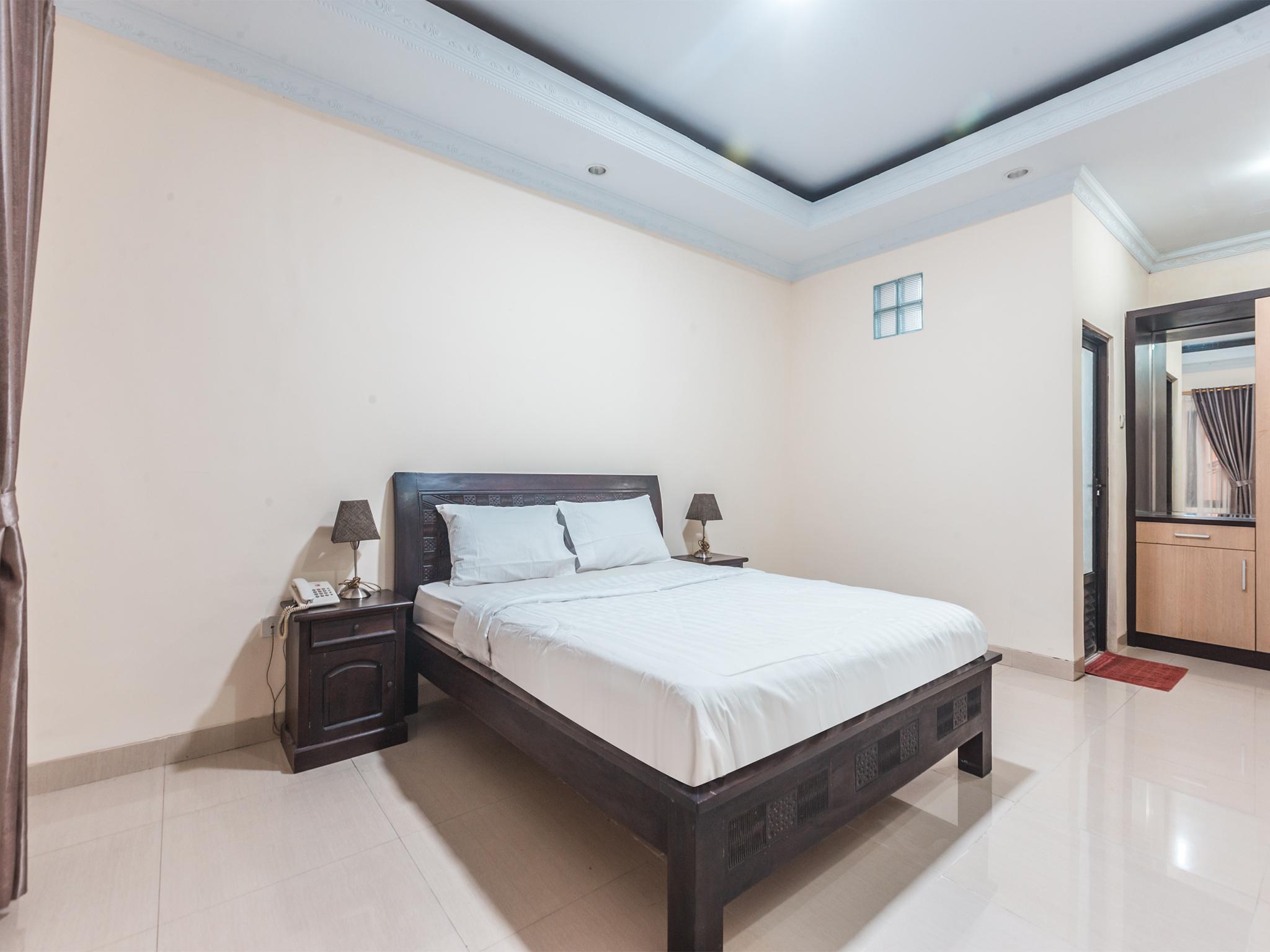 Oyo 1667 Wisma Lux Barkah Jakarta Exterior foto