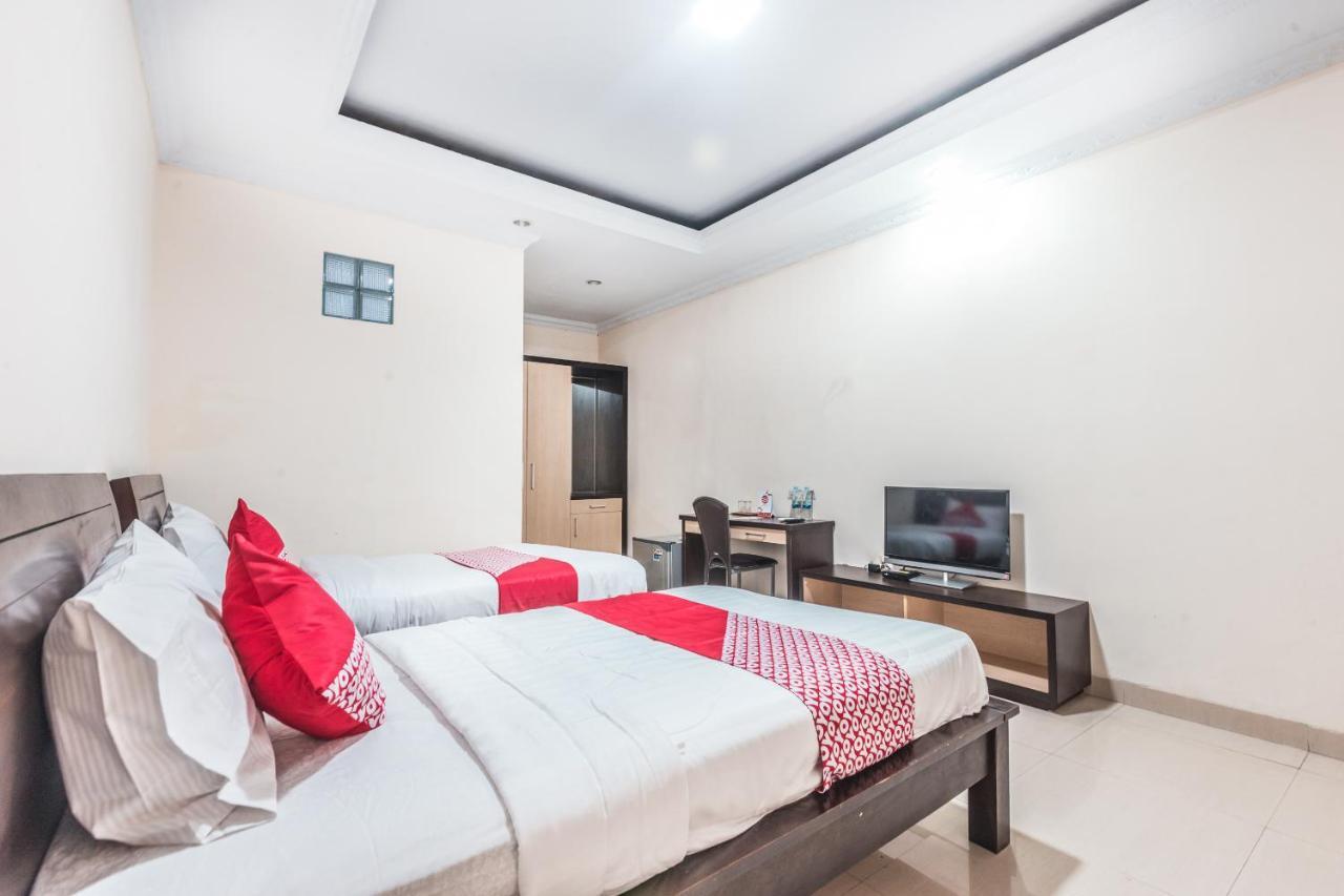 Oyo 1667 Wisma Lux Barkah Jakarta Exterior foto
