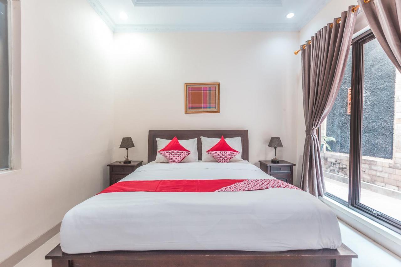 Oyo 1667 Wisma Lux Barkah Jakarta Exterior foto